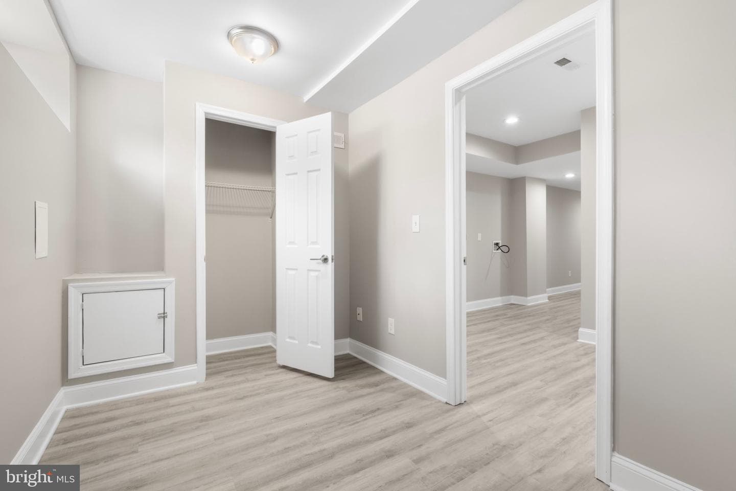 145 N Monastery Avenue photo 25