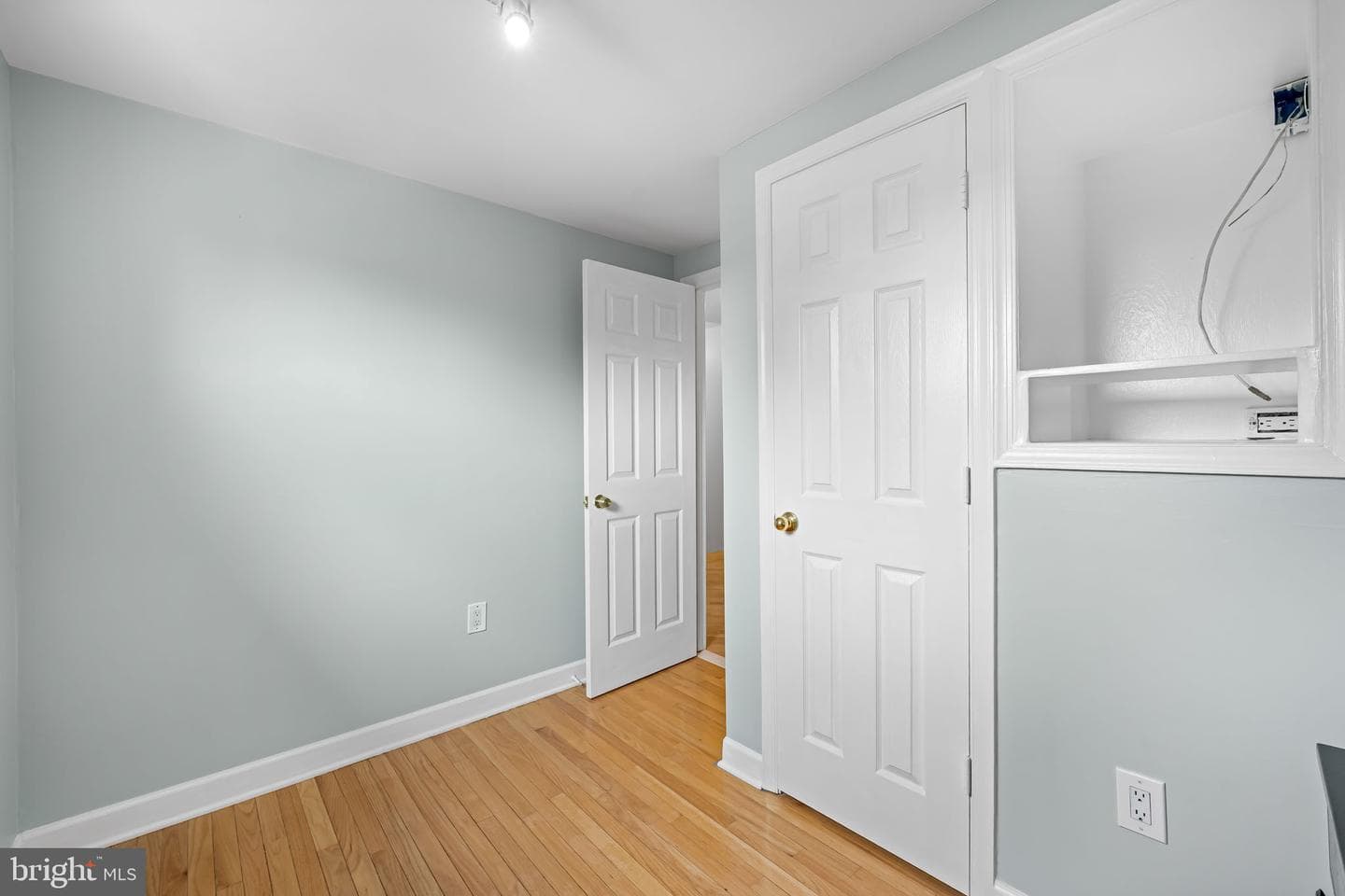 3527 Falls Road photo 13