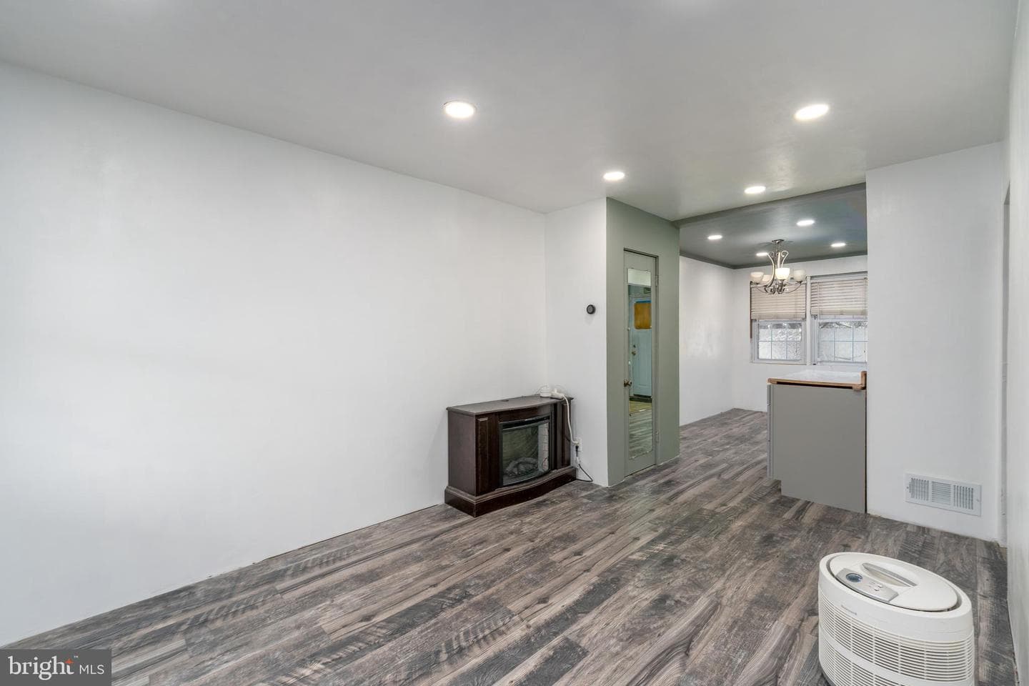 306 Imla Street photo 3