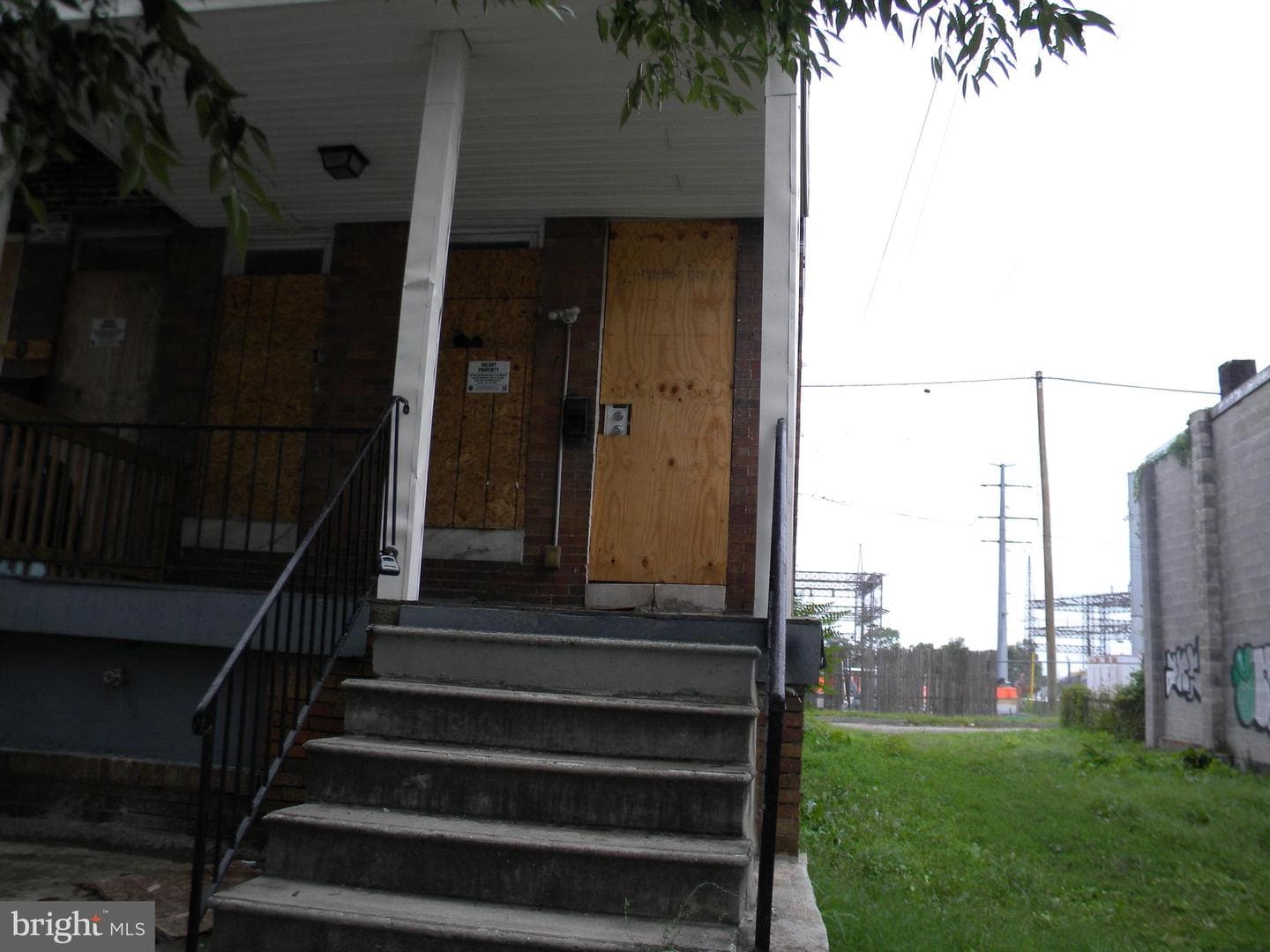 2023 Annapolis Road photo 1