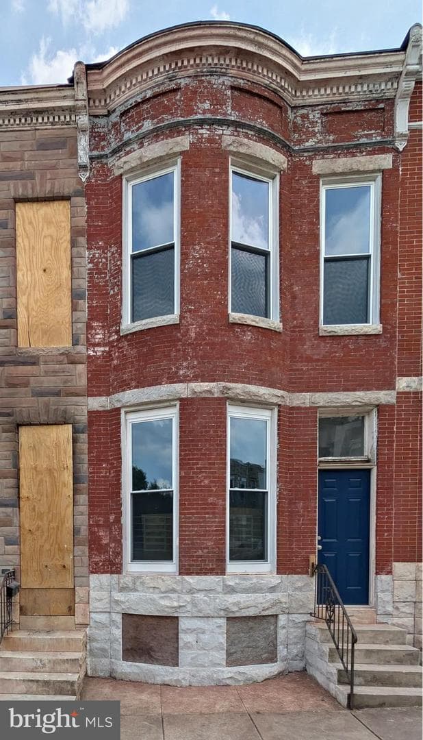 1821 W Fayette Street photo 1