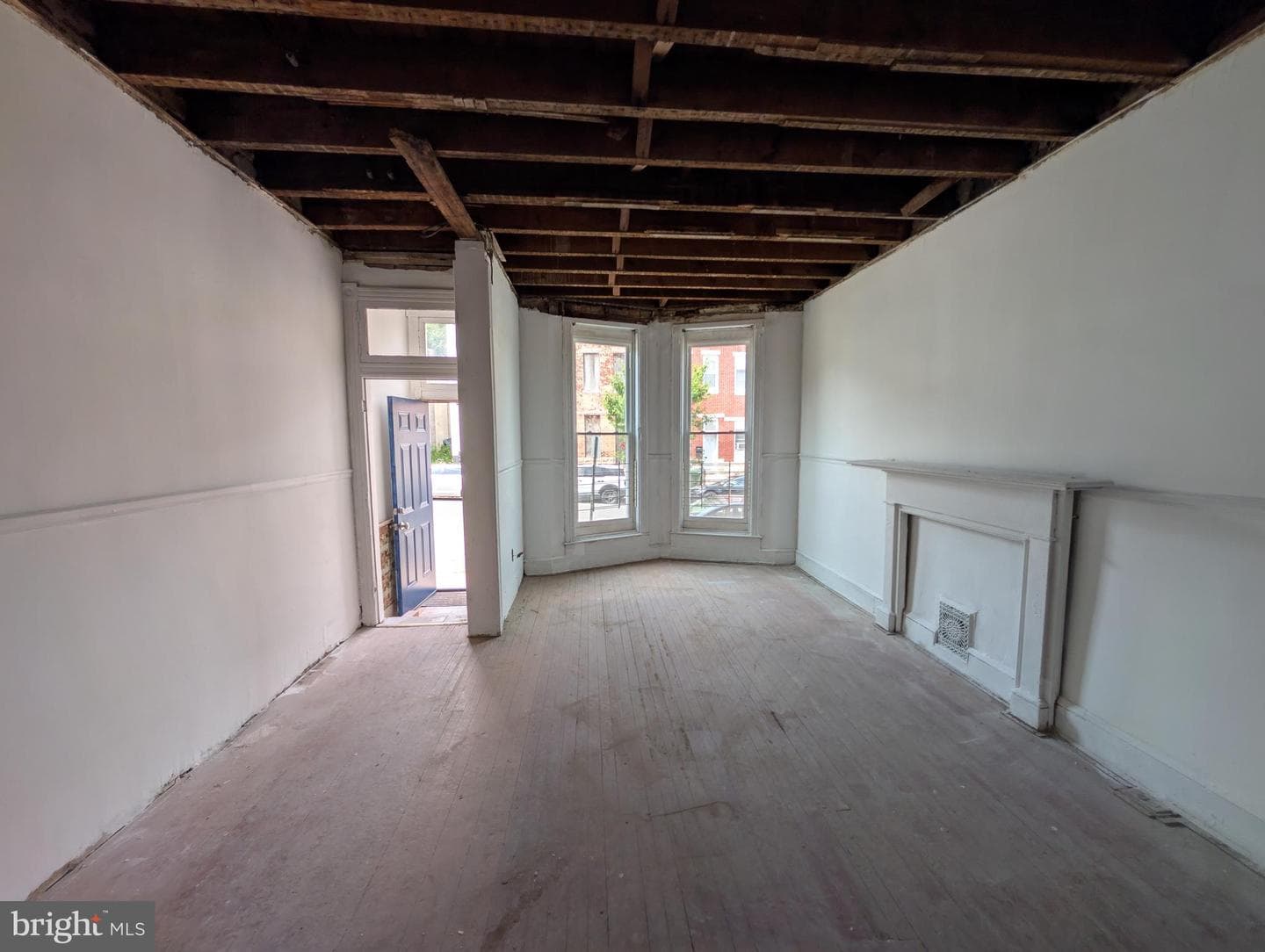 1821 W Fayette Street photo 2