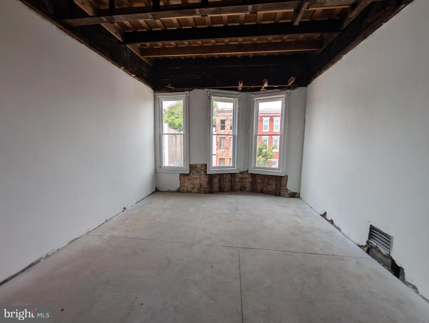 1821 W Fayette Street photo 6
