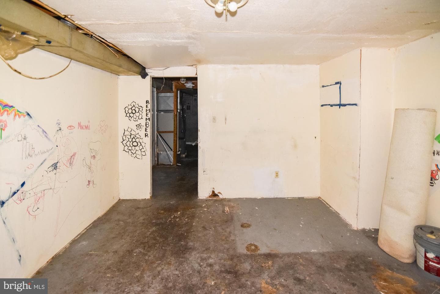1063 W Lexington Street photo 36