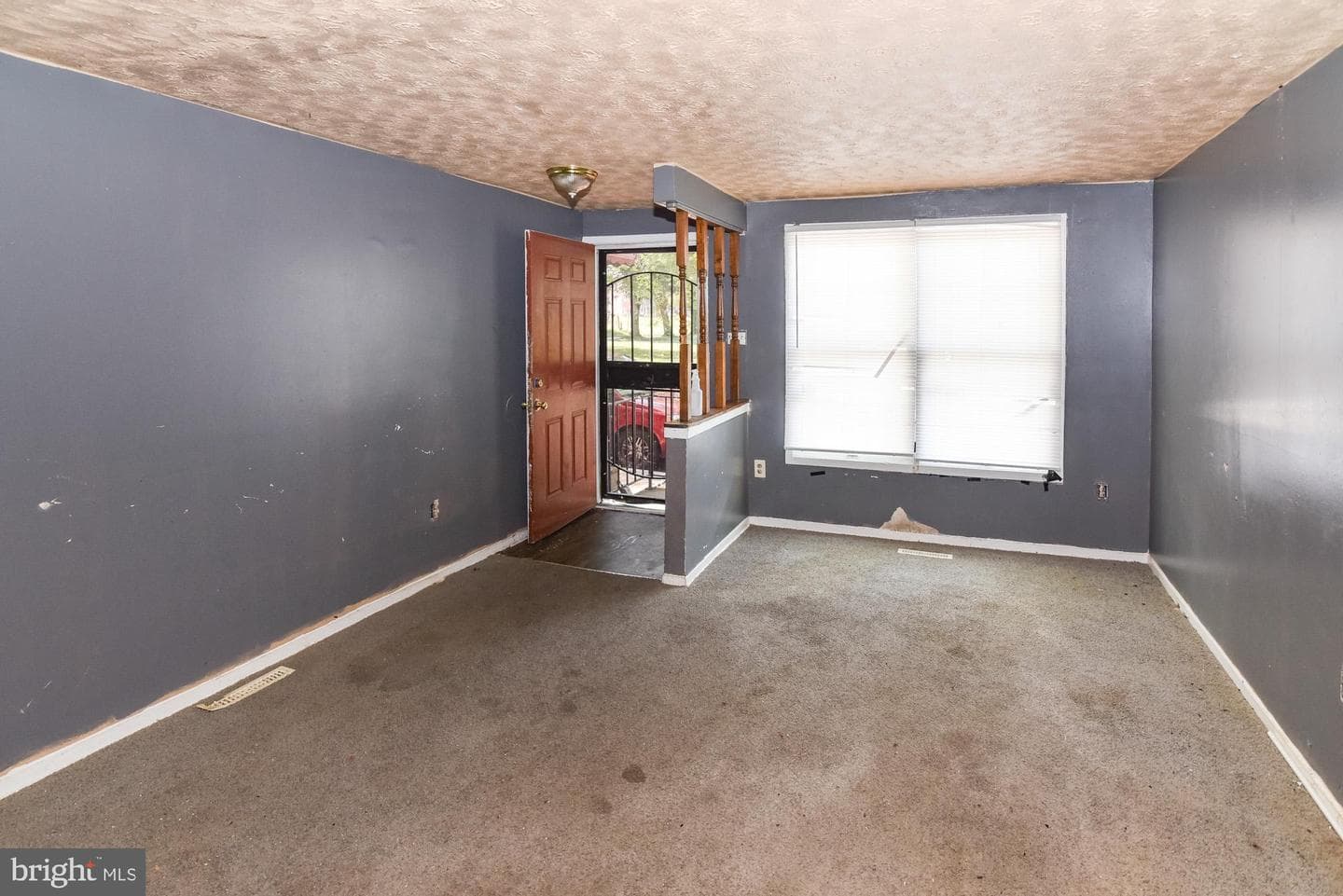 1063 W Lexington Street photo 4