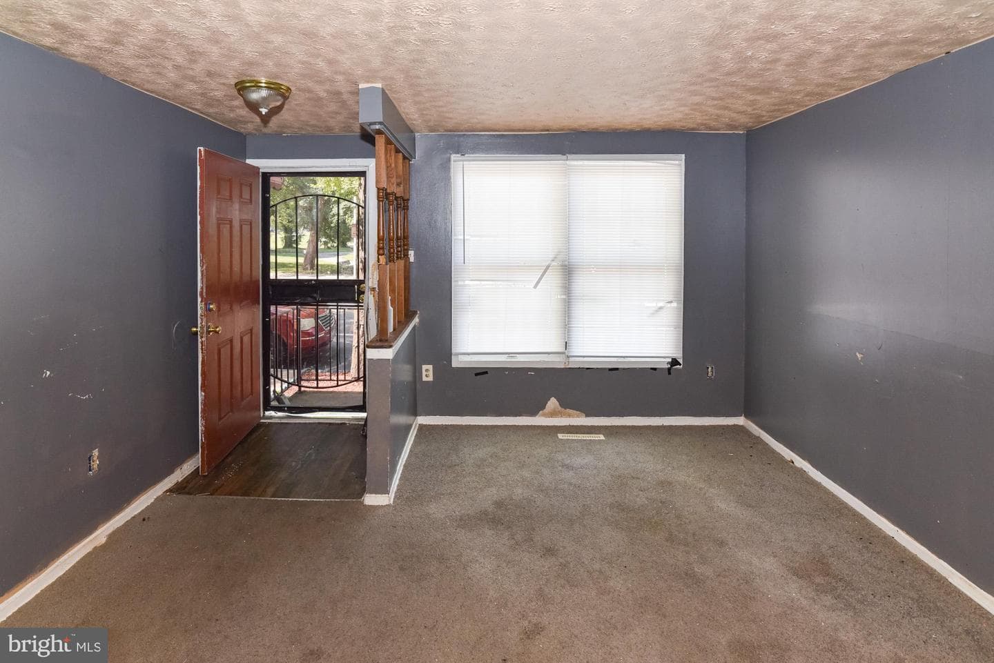 1063 W Lexington Street photo 6