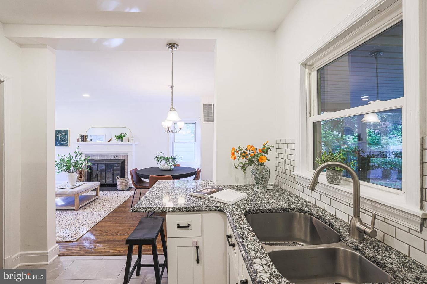 410 Kingston Road photo 14