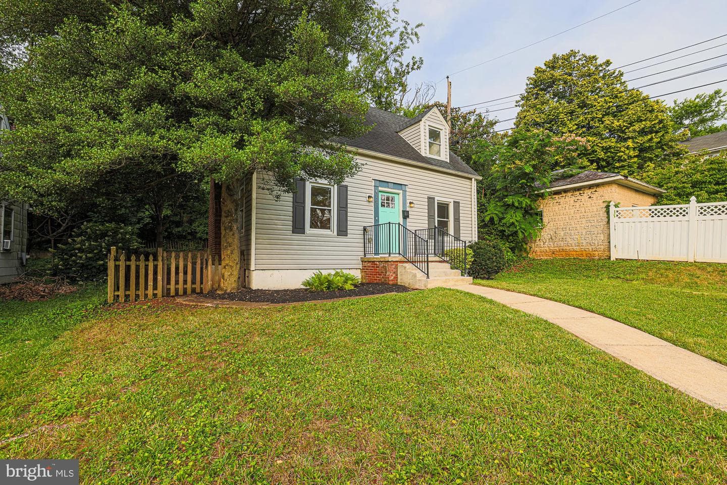 410 Kingston Road photo 3