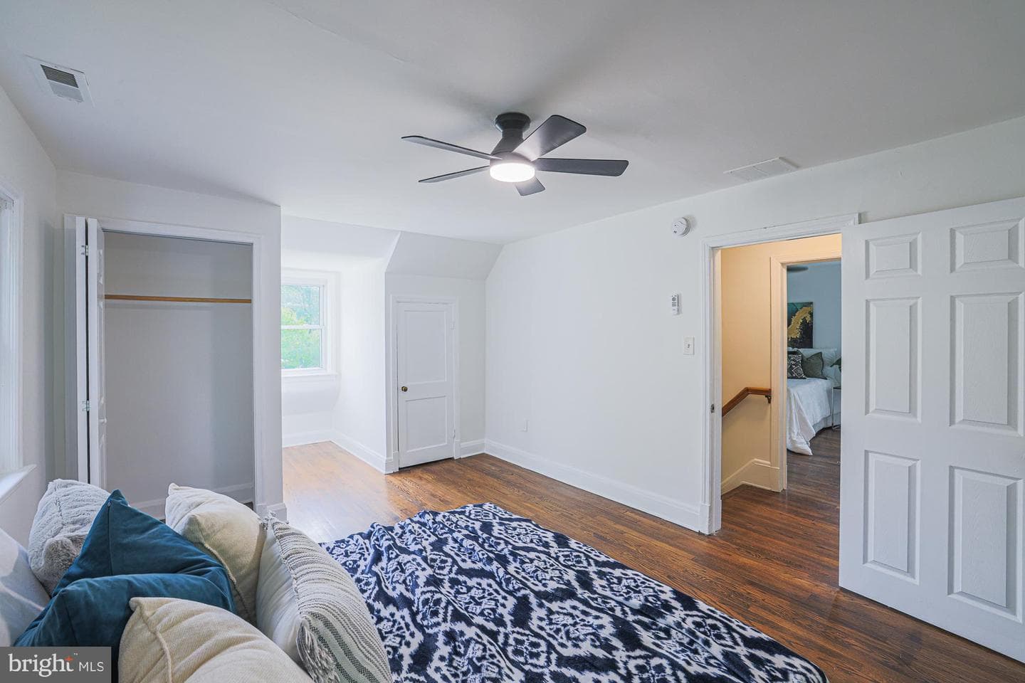 410 Kingston Road photo 34
