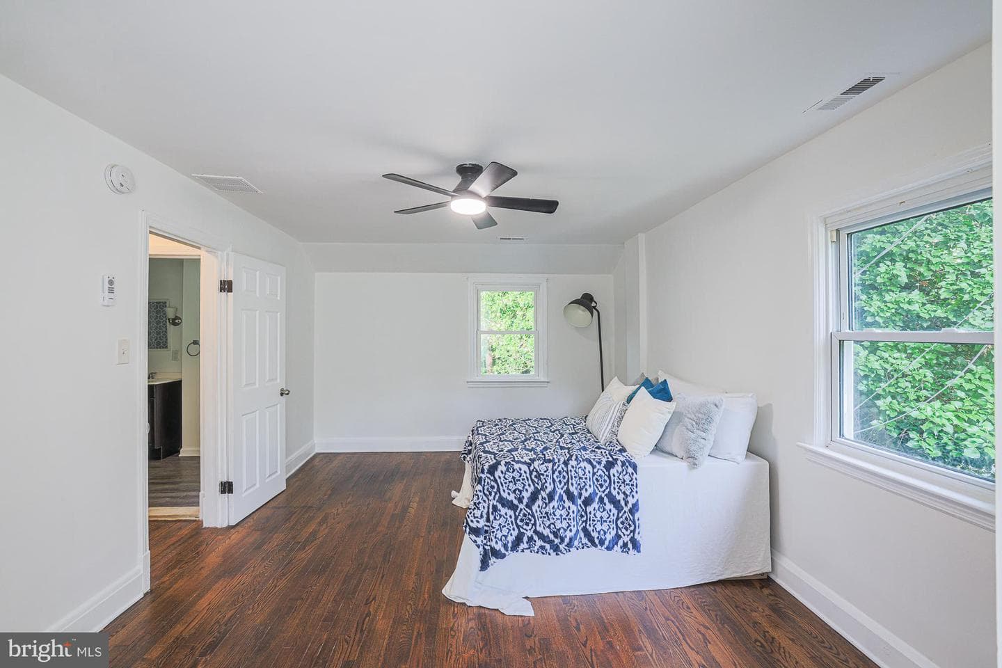 410 Kingston Road photo 36