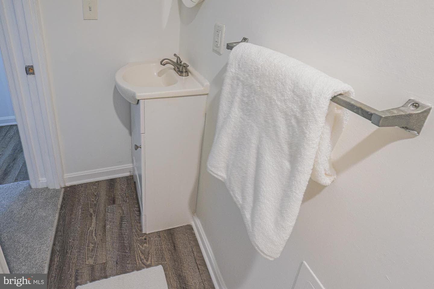 410 Kingston Road photo 45