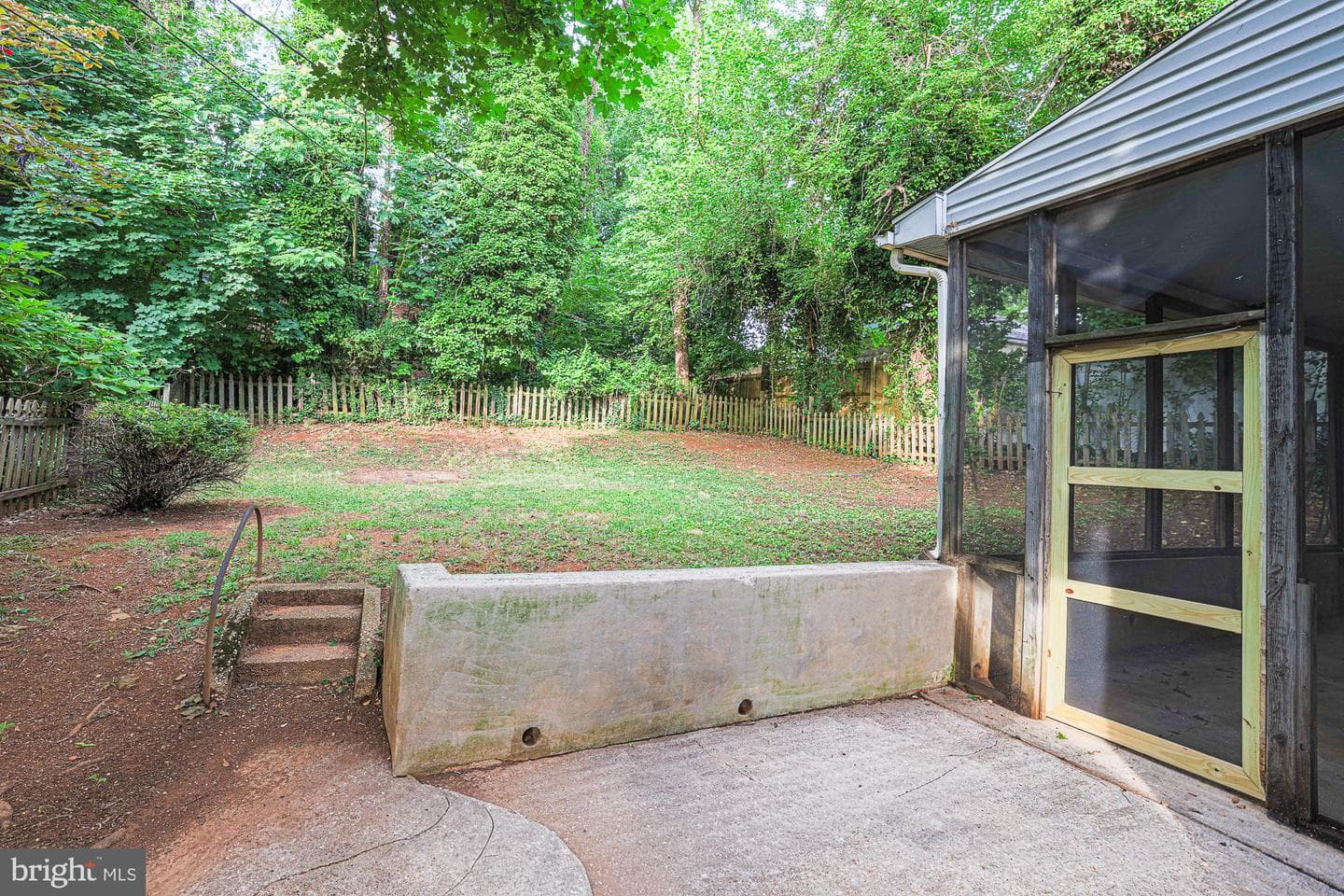 410 Kingston Road photo 50
