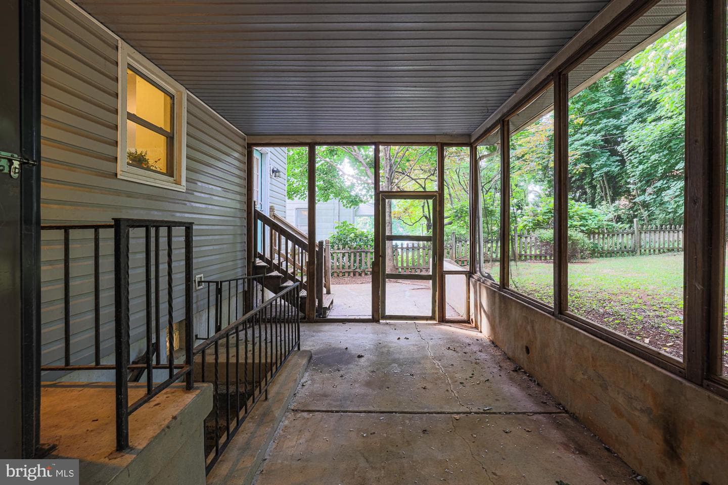 410 Kingston Road photo 56