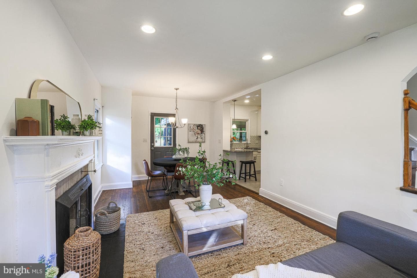 410 Kingston Road photo 7