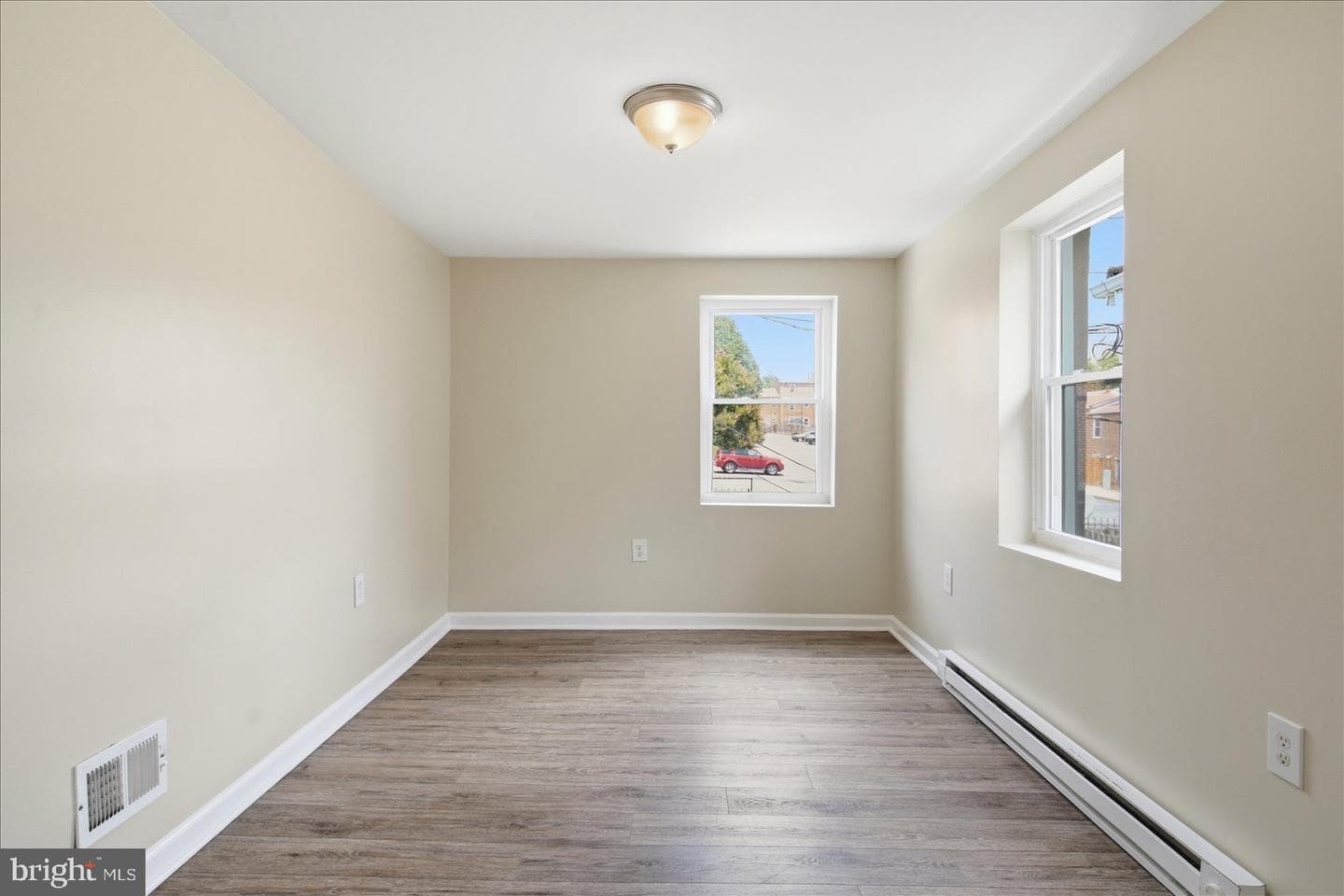 1224 E Eager Street photo 18