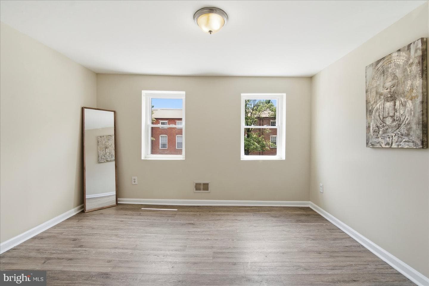1224 E Eager Street photo 21