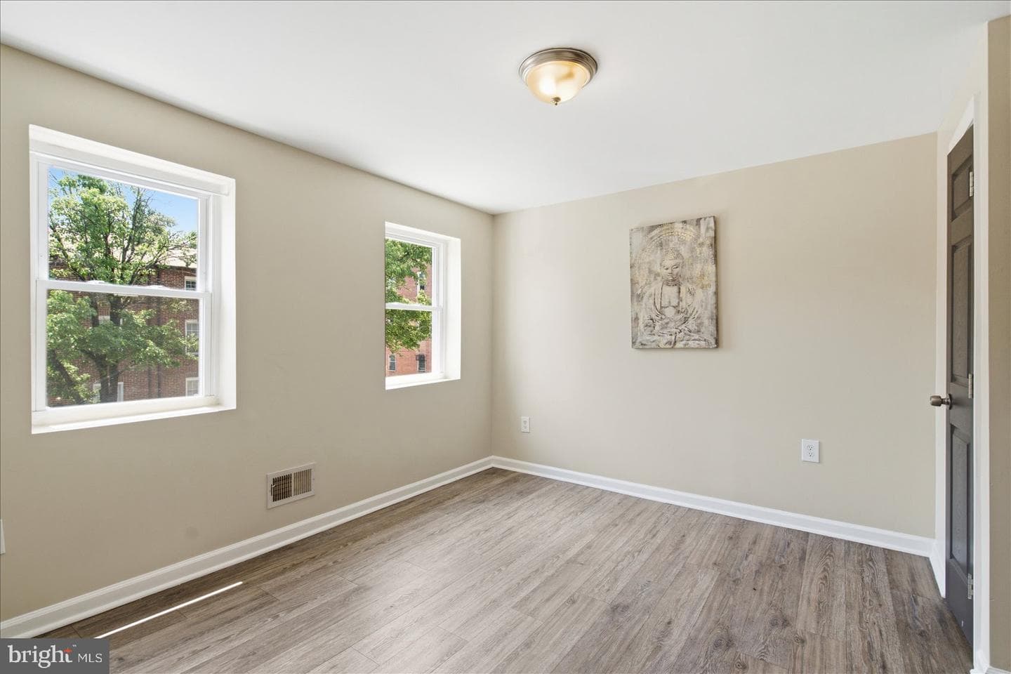 1224 E Eager Street photo 22