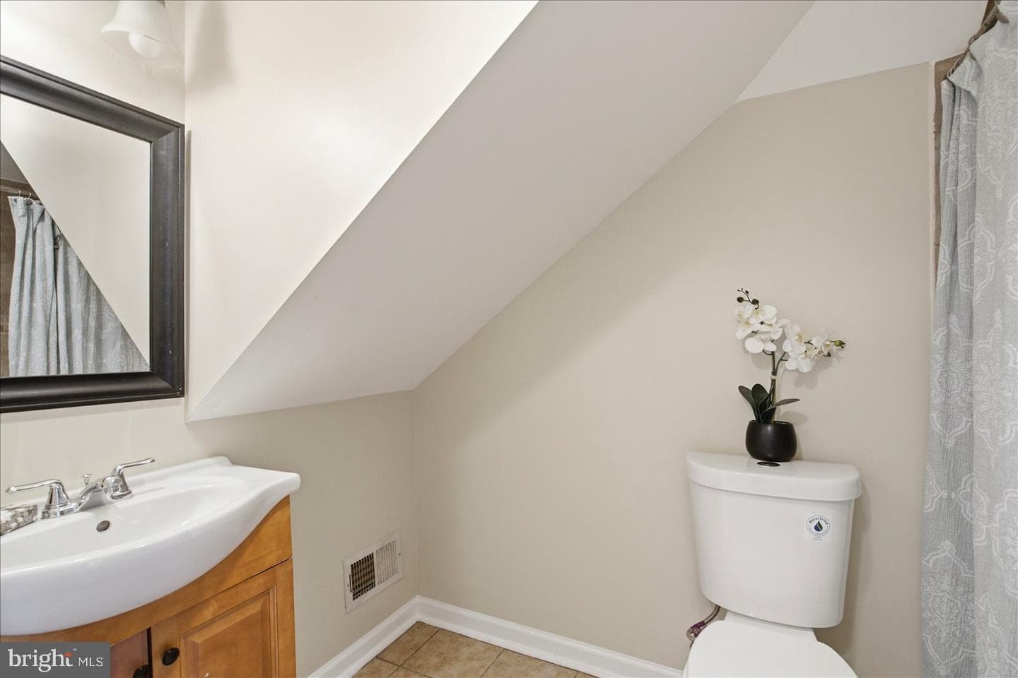 1224 E Eager Street photo 24