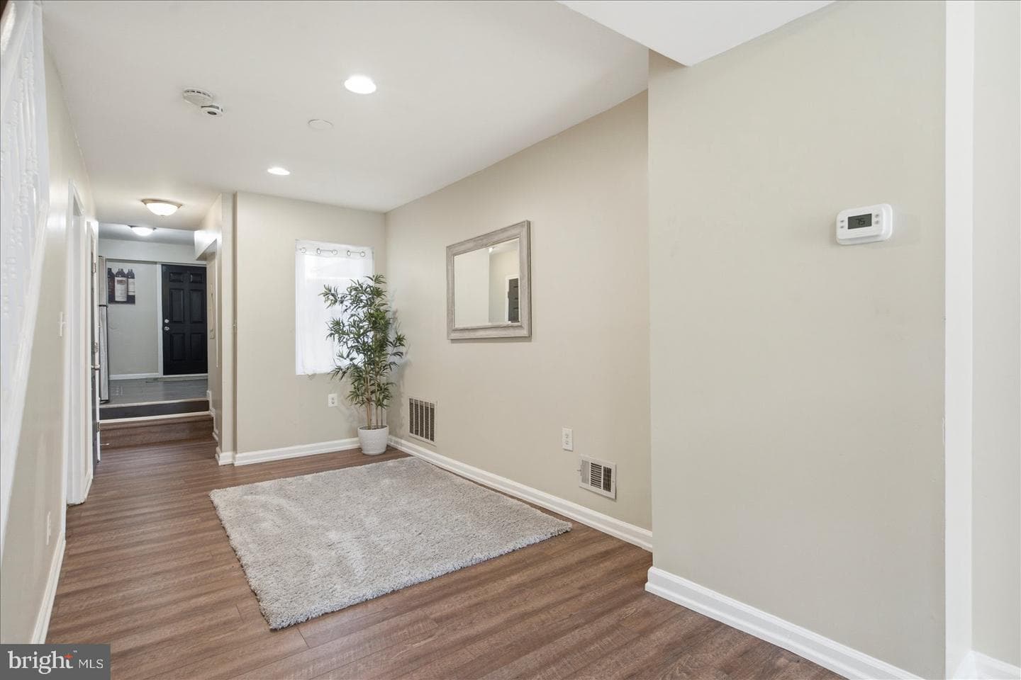 1224 E Eager Street photo 7