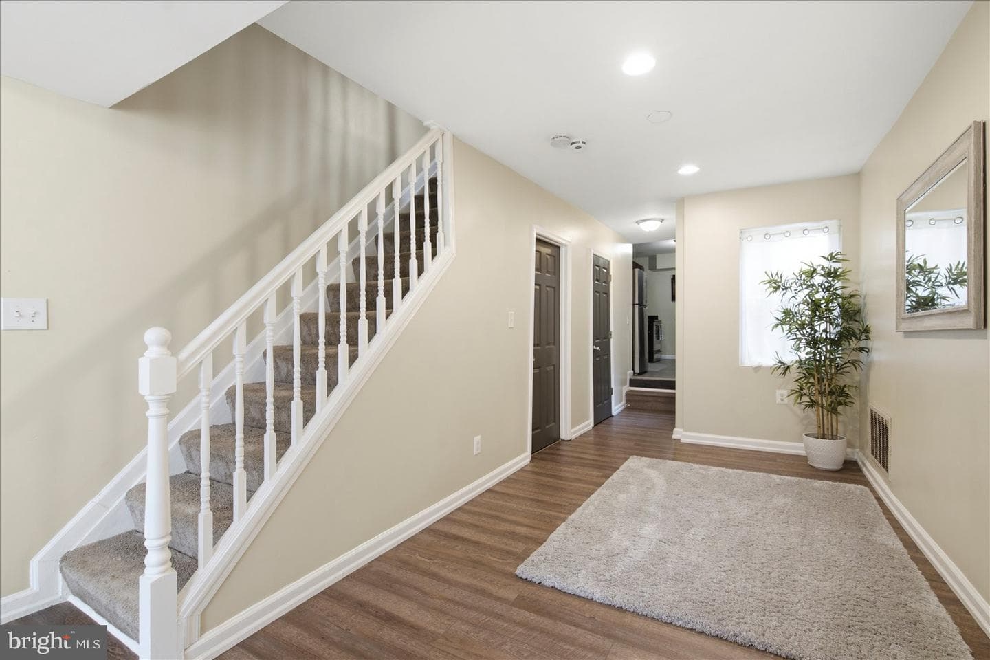 1224 E Eager Street photo 9