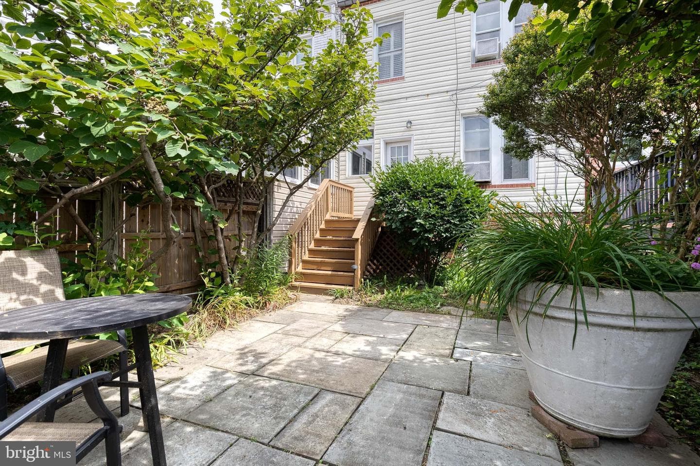 1330 Weldon Avenue photo 31
