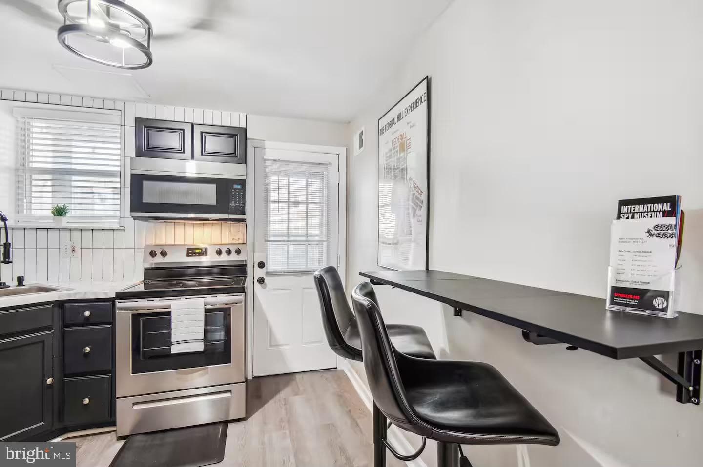 1615 Harden Court photo 4