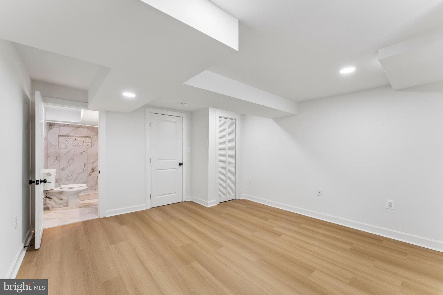 921 N Patterson Park Avenue photo 21