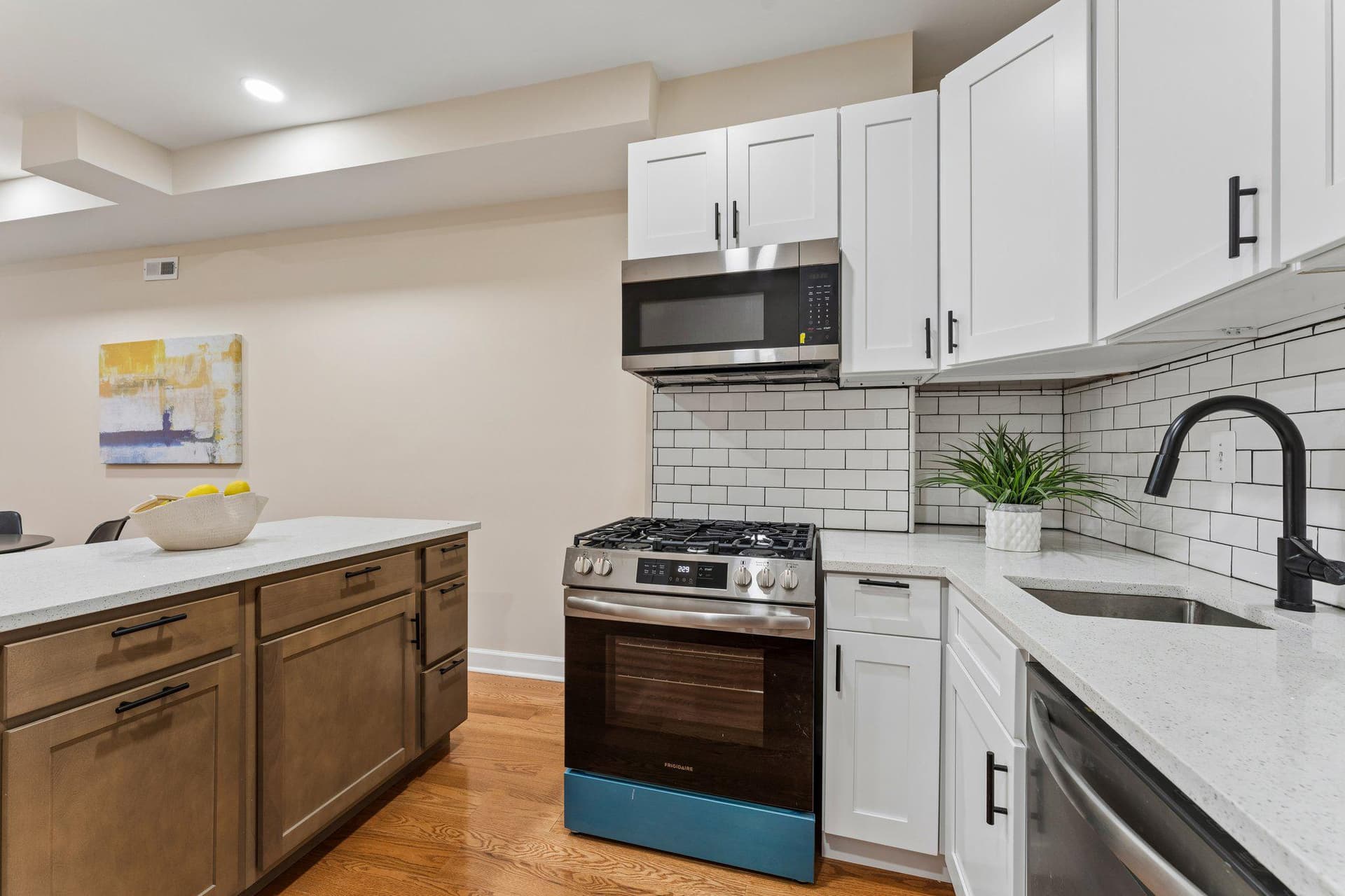 921 N Patterson Park Avenue photo 4