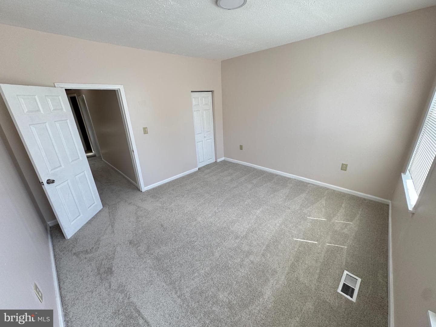 2627 Barclay Street photo 11