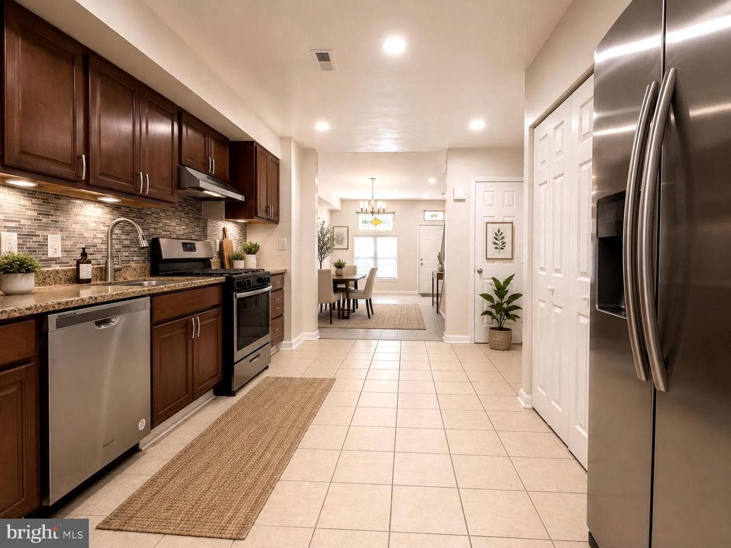 2627 Barclay Street photo 6