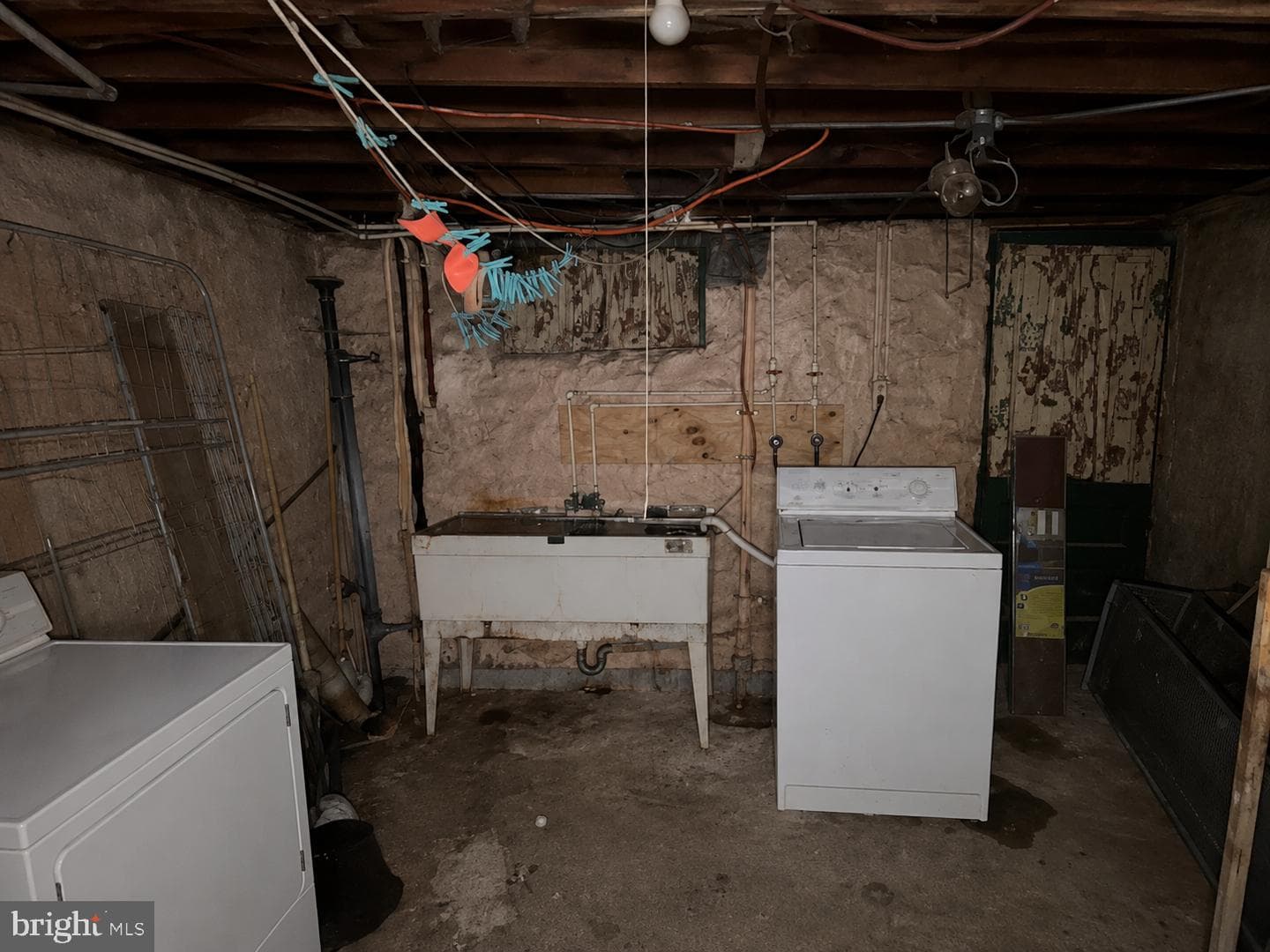 1412 Dukeland Street photo 11