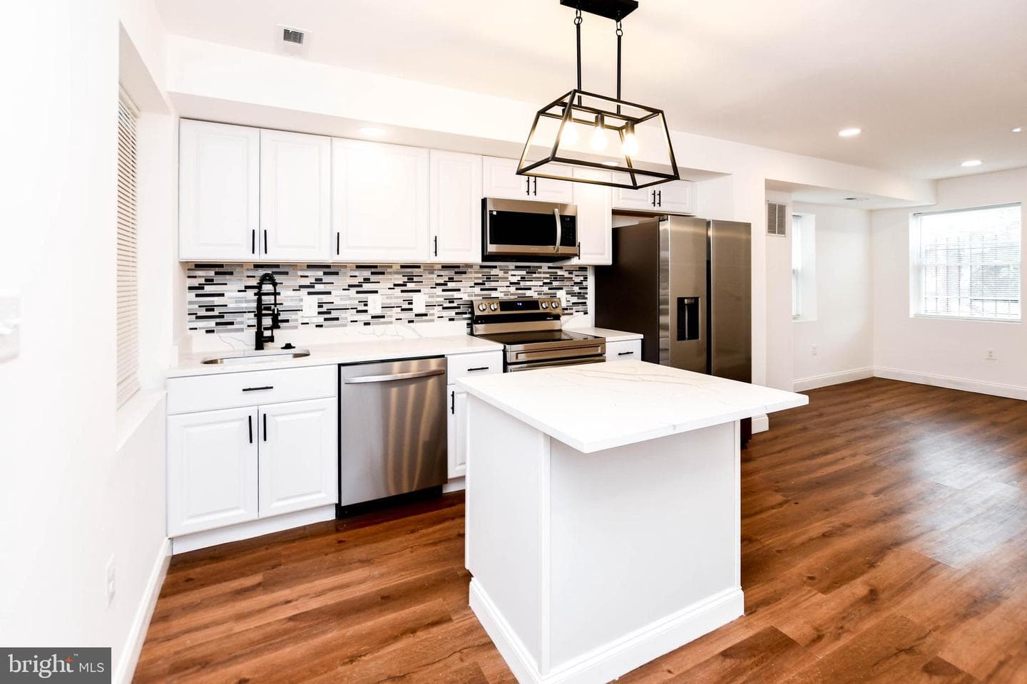 3817 Saint Margaret Street photo 10