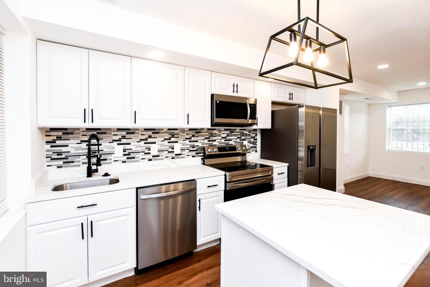 3817 Saint Margaret Street photo 11