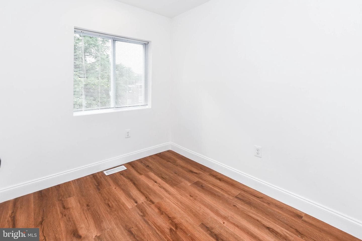 3817 Saint Margaret Street photo 17
