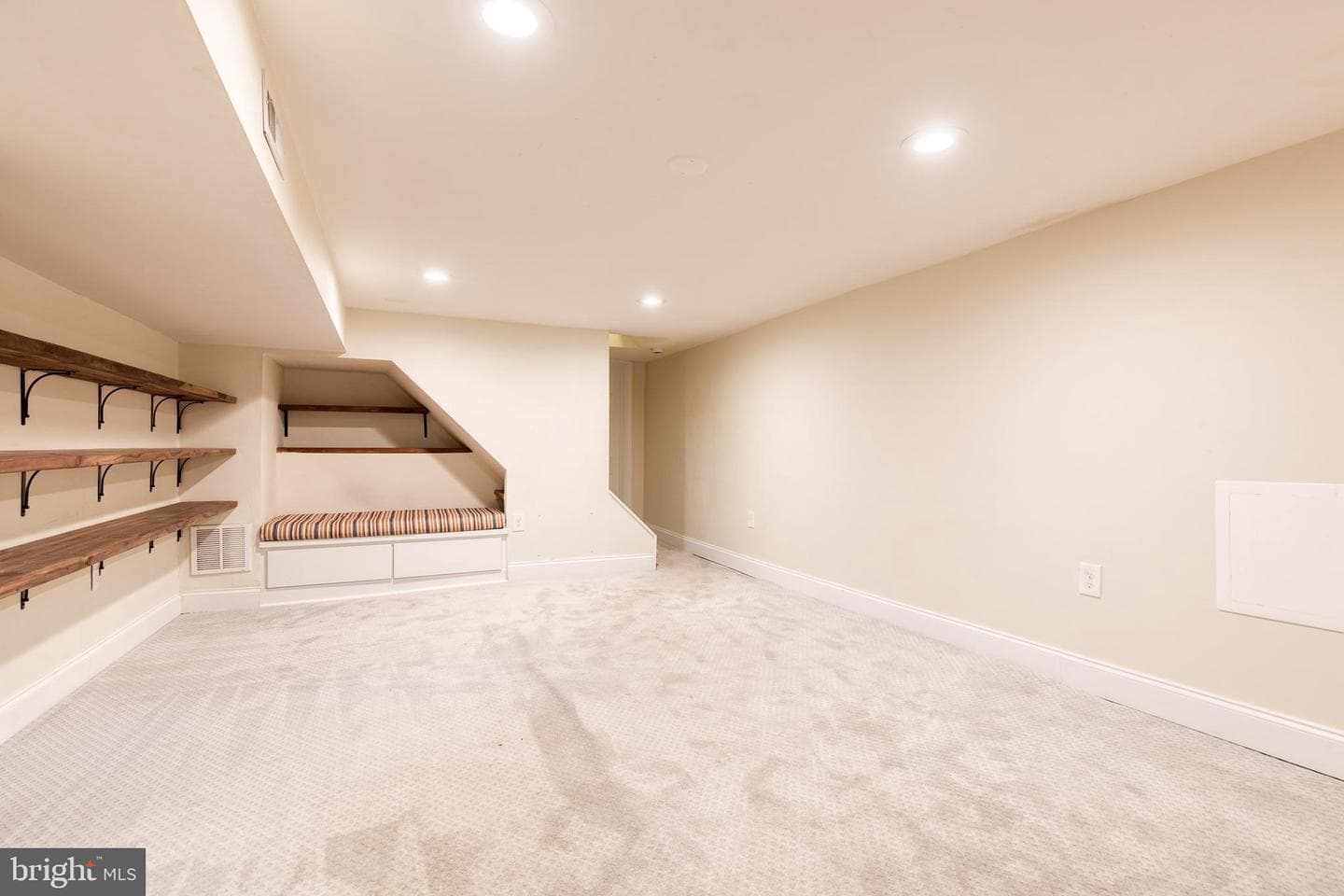 15 N Montford Avenue photo 32