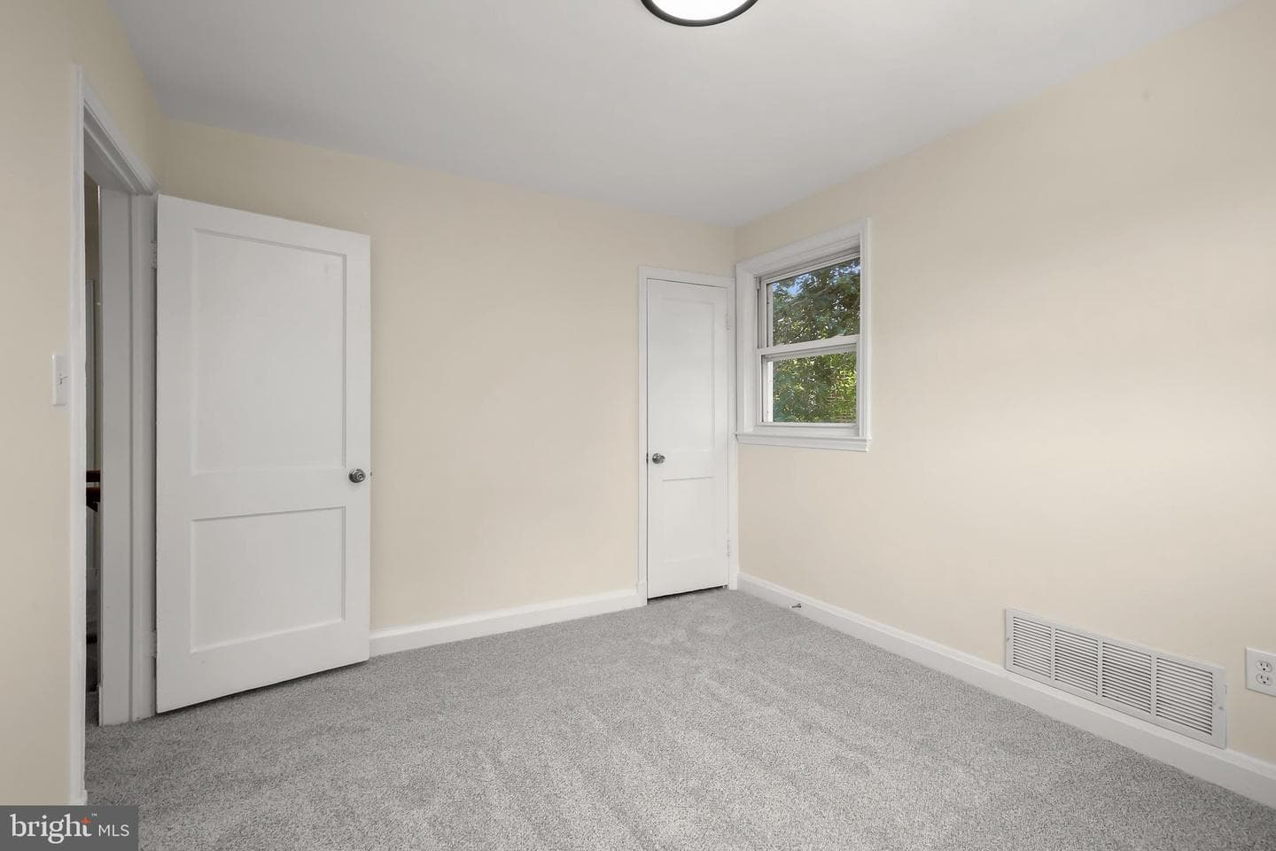 4711 Chatford Ave photo 20