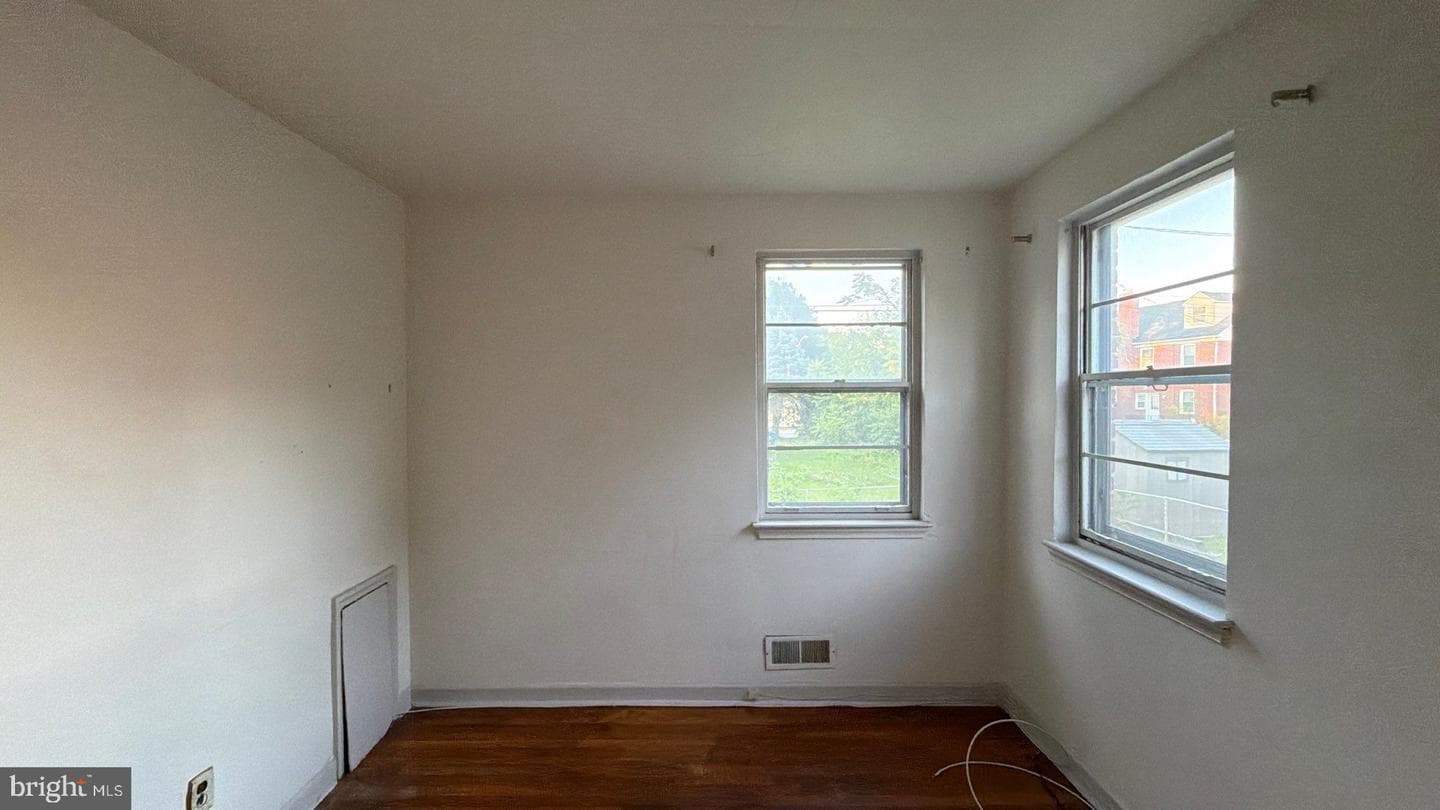 3608 Glenarm Avenue photo 21