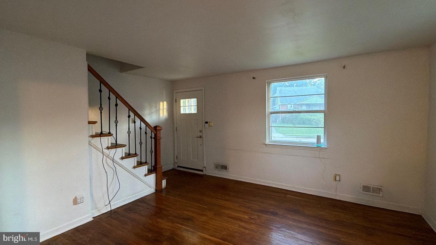 3608 Glenarm Avenue photo 9