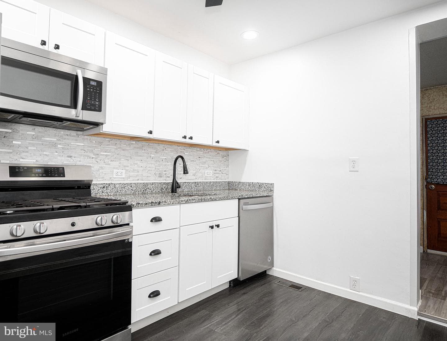 446 Fawcett Street photo 12