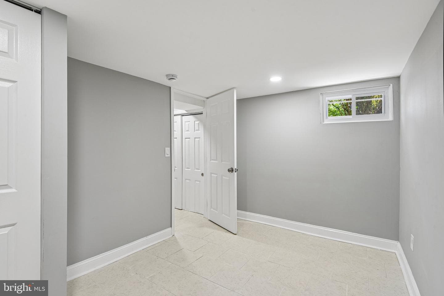 44 N Athol Avenue photo 17