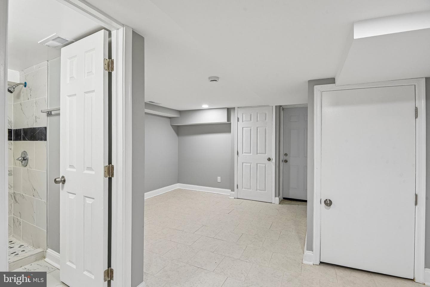 44 N Athol Avenue photo 18