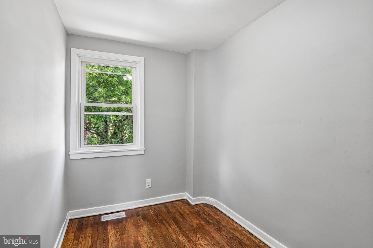 44 N Athol Avenue photo 28