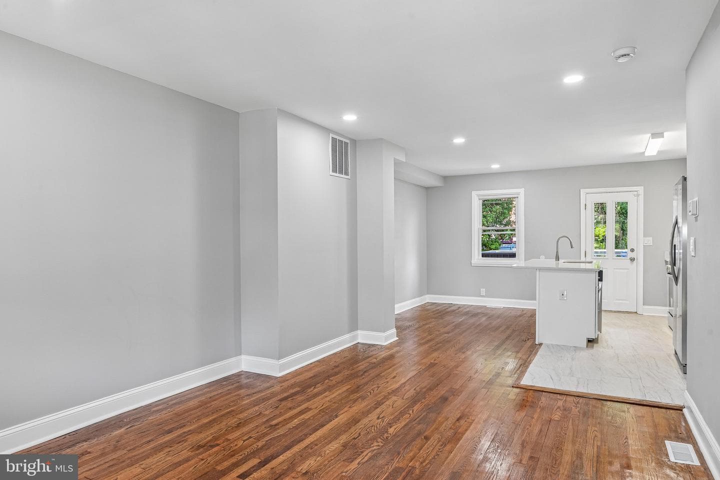 44 N Athol Avenue photo 6