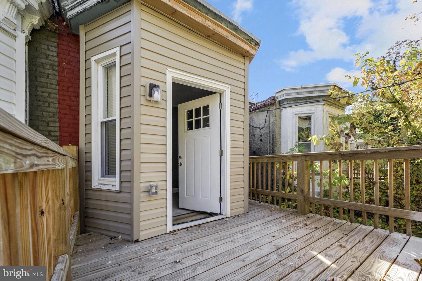 746 Dolphin Street photo 20