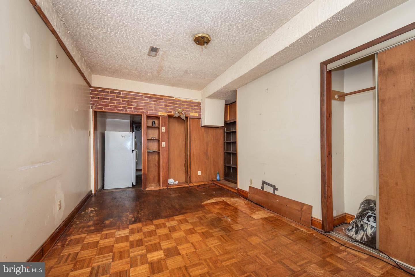 212 W Saratoga Street photo 16