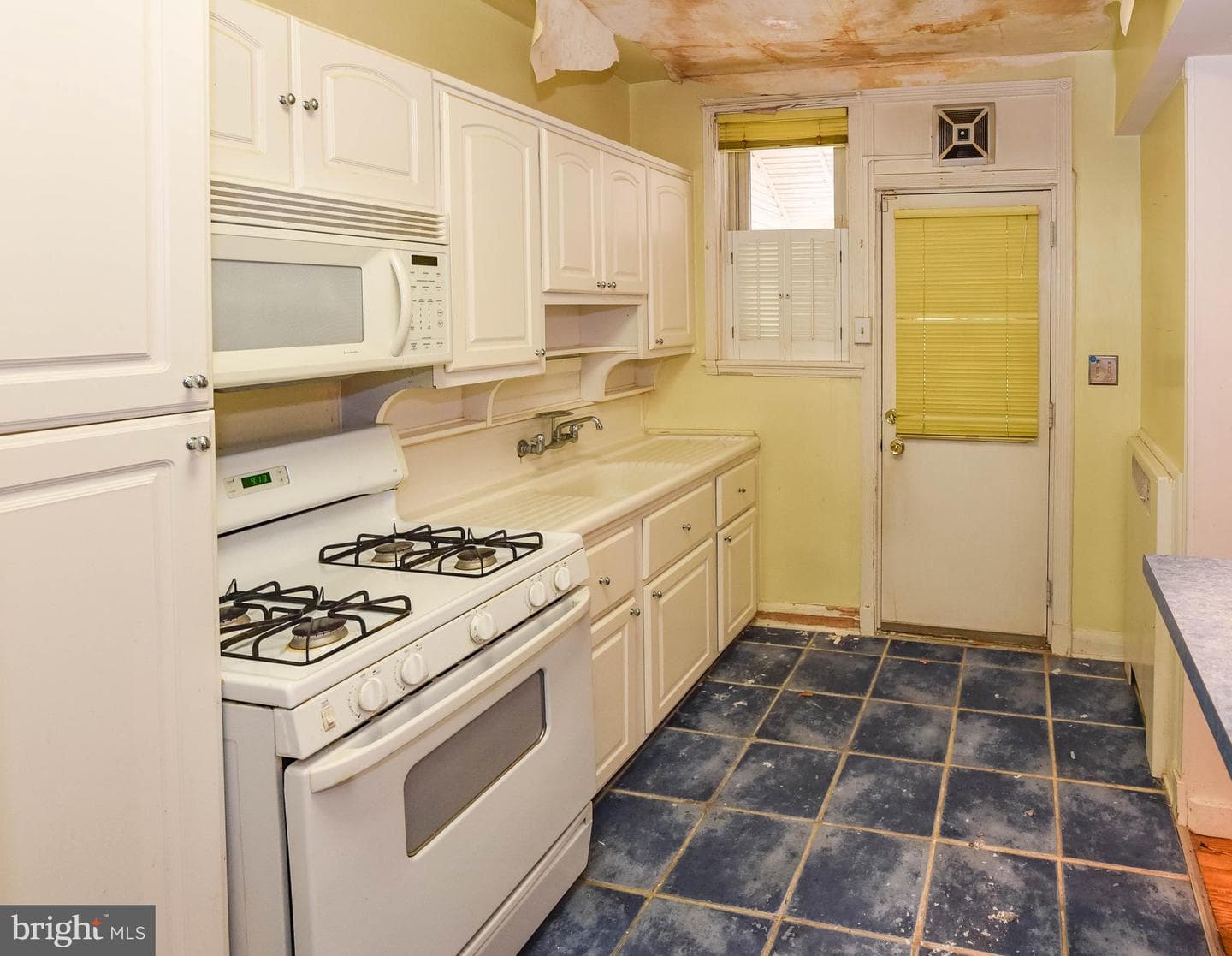 4639 Harcourt Rd photo 25
