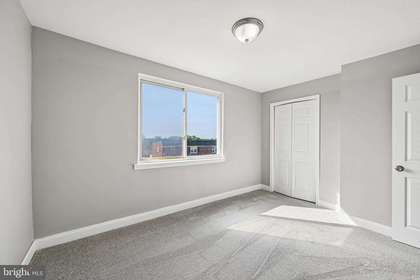 628 Roundview Road photo 17