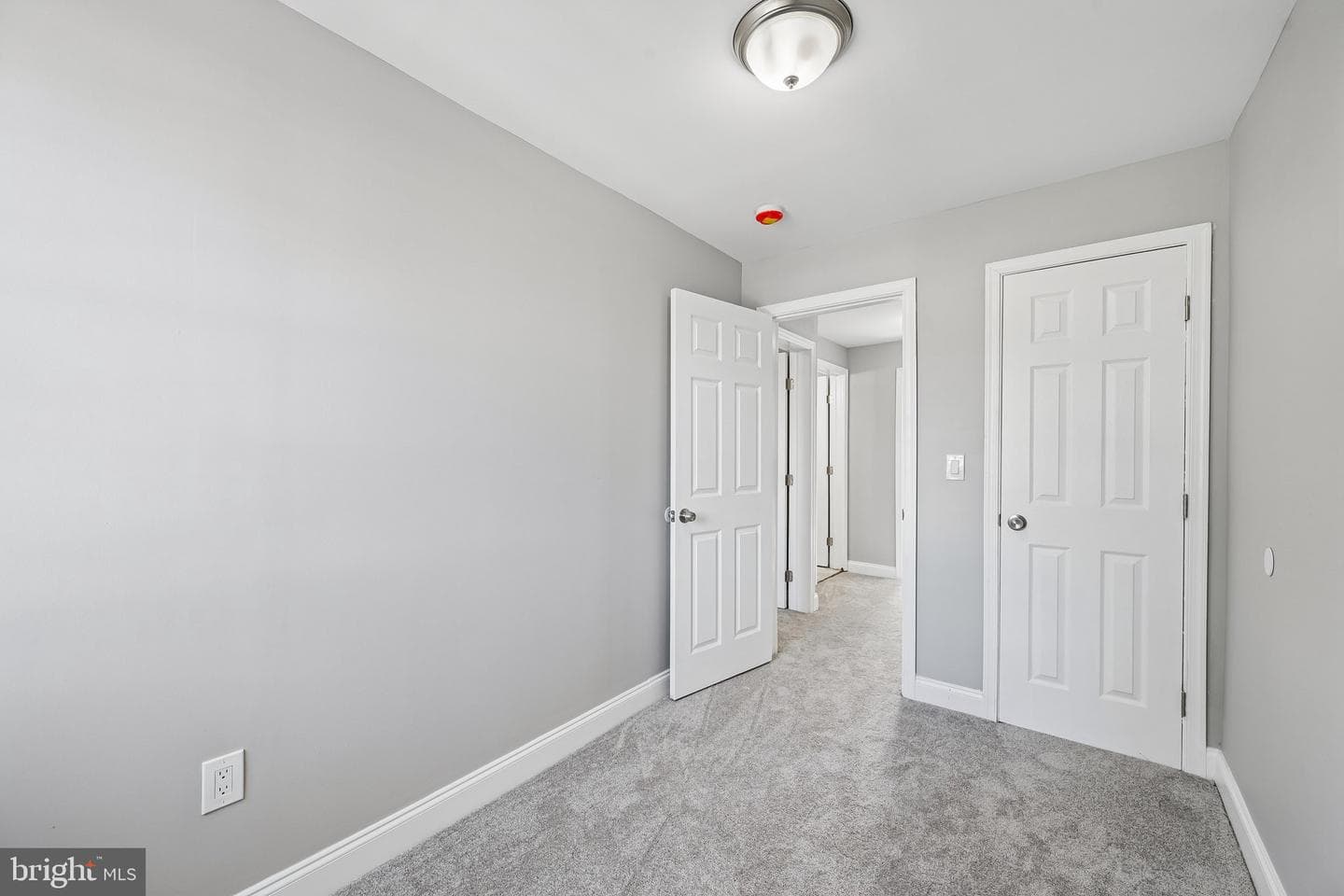 628 Roundview Road photo 22