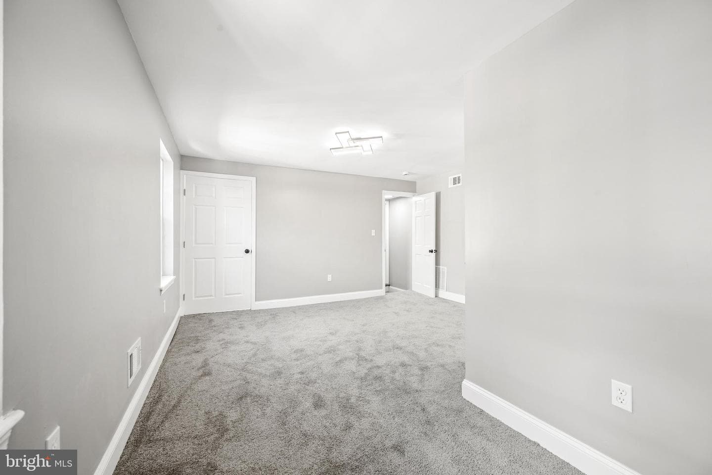 1626 Hollins Street photo 33