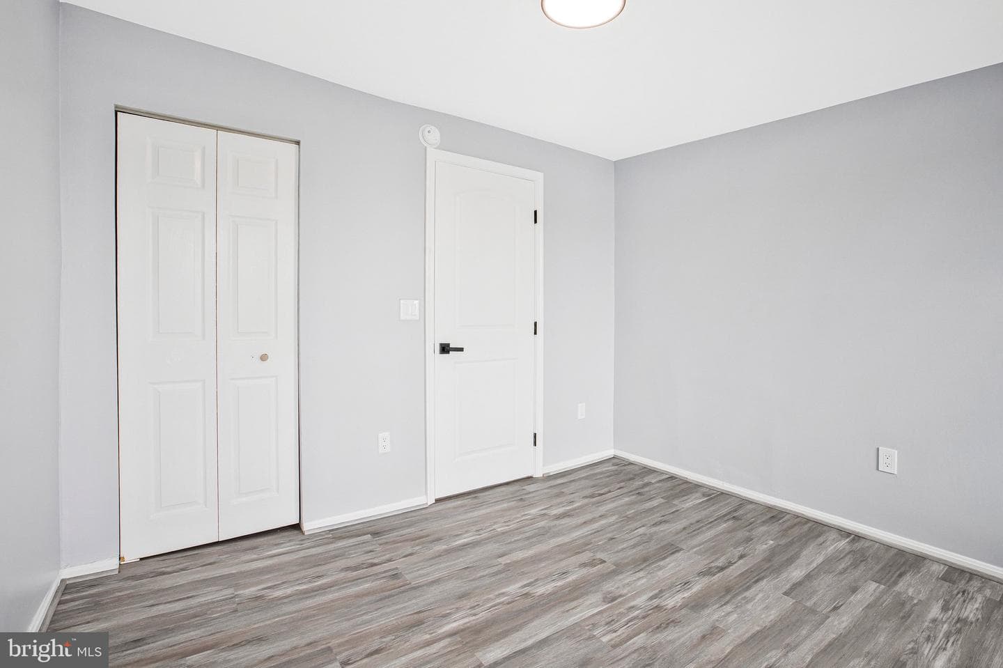 1145 W Cross Street photo 16